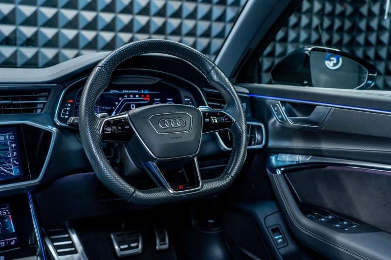 AUDI RS6
