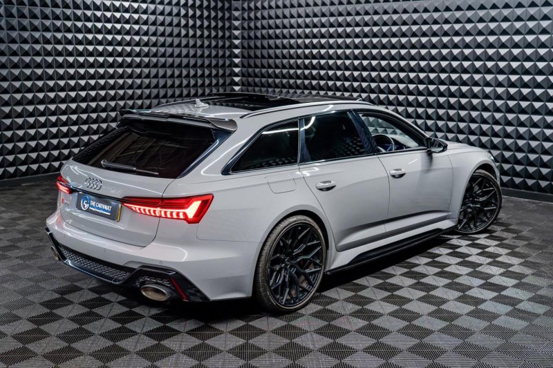 AUDI RS6