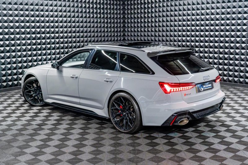 AUDI RS6