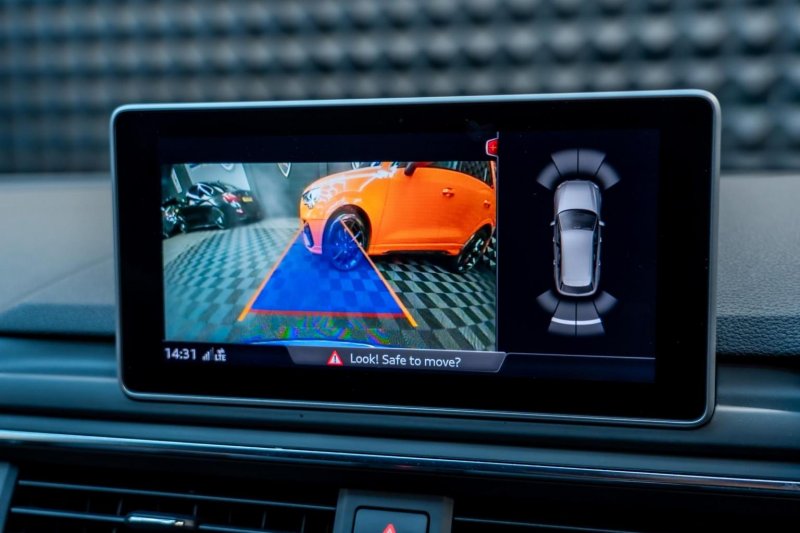 AUDI RS4