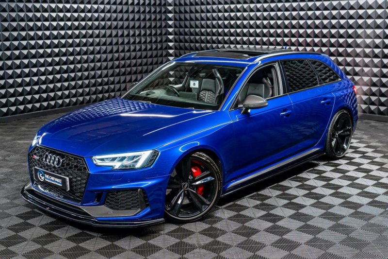AUDI RS4