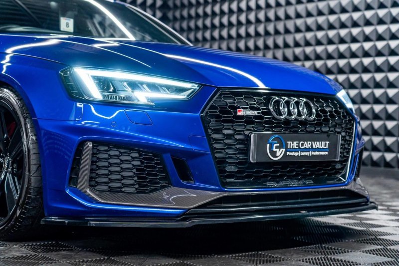 AUDI RS4