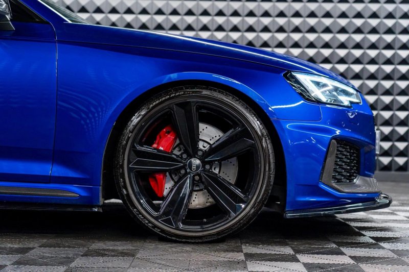 AUDI RS4