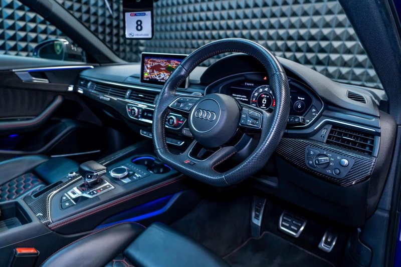 AUDI RS4