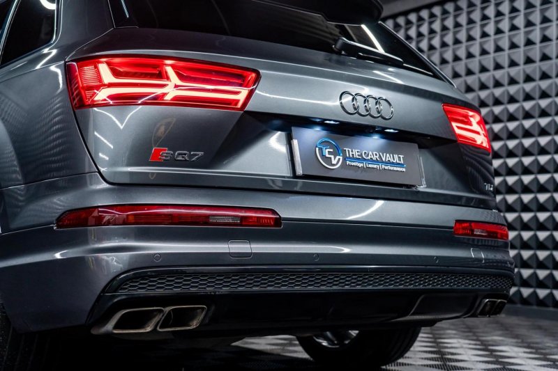AUDI SQ7