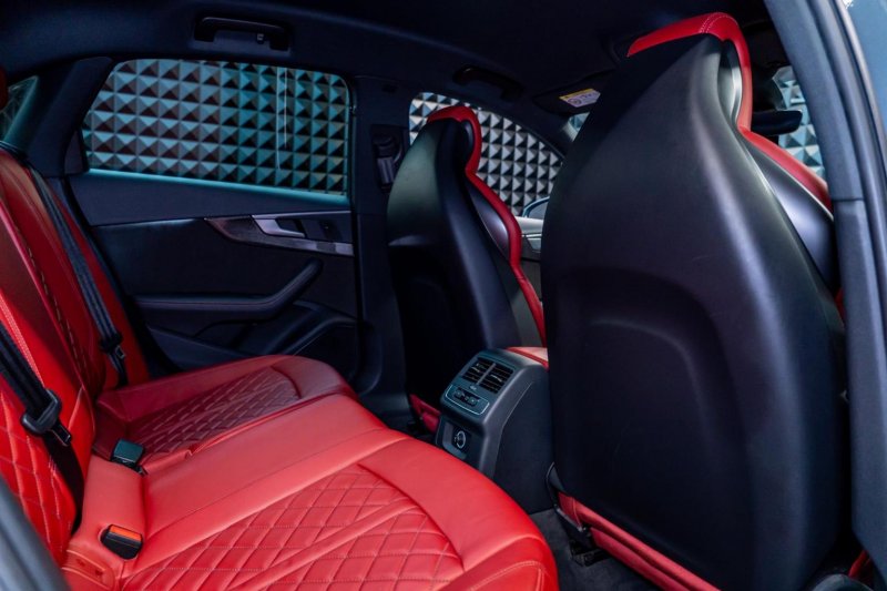 AUDI S4