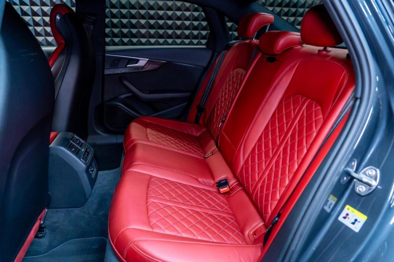 AUDI S4