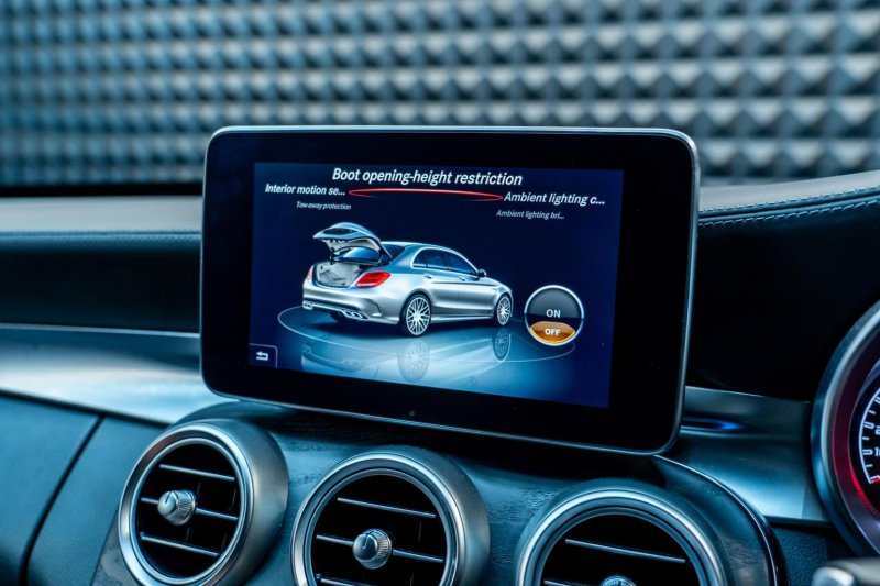 MERCEDES-BENZ C CLASS