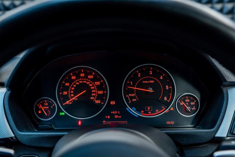 BMW 3 SERIES