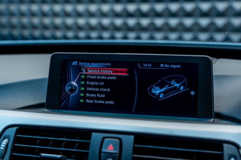 BMW 3 SERIES