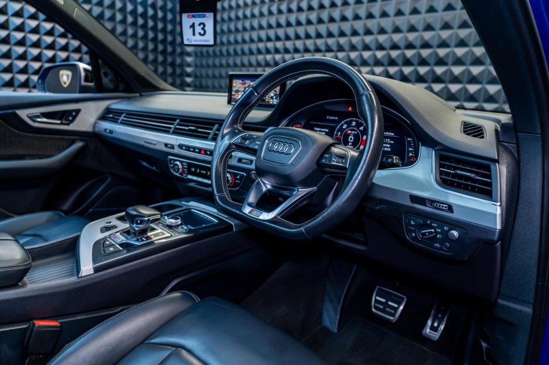 AUDI SQ7