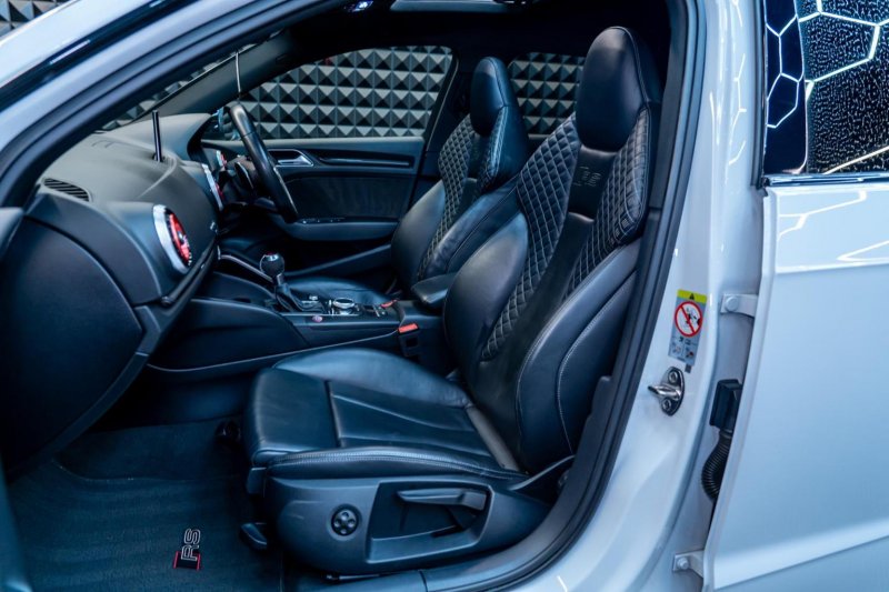 AUDI RS3