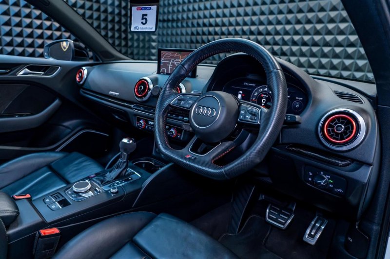AUDI RS3