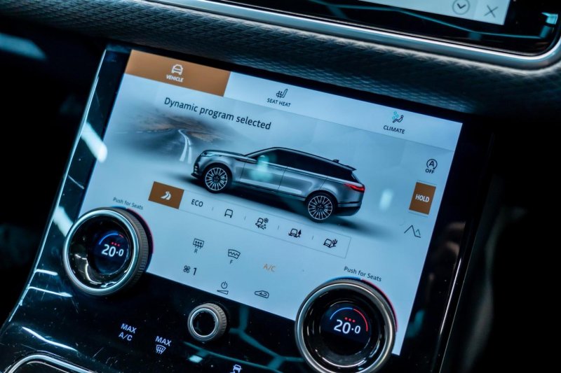 LAND ROVER RANGE ROVER VELAR