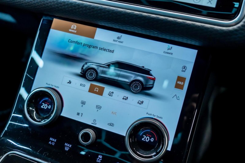 LAND ROVER RANGE ROVER VELAR