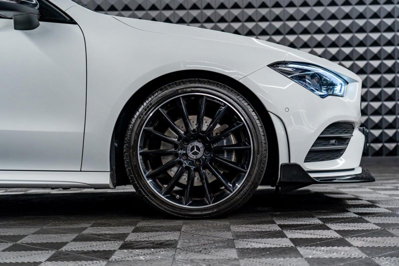 MERCEDES-BENZ CLA