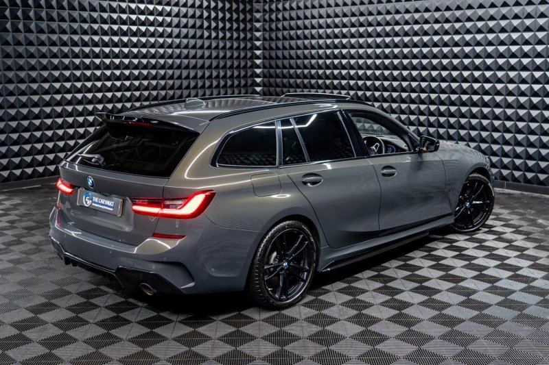 BMW 3 SERIES