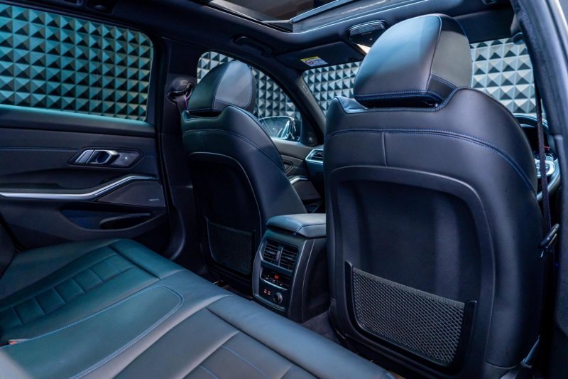 BMW 3 SERIES