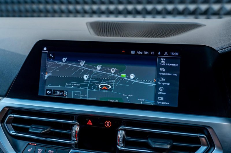 BMW 3 SERIES
