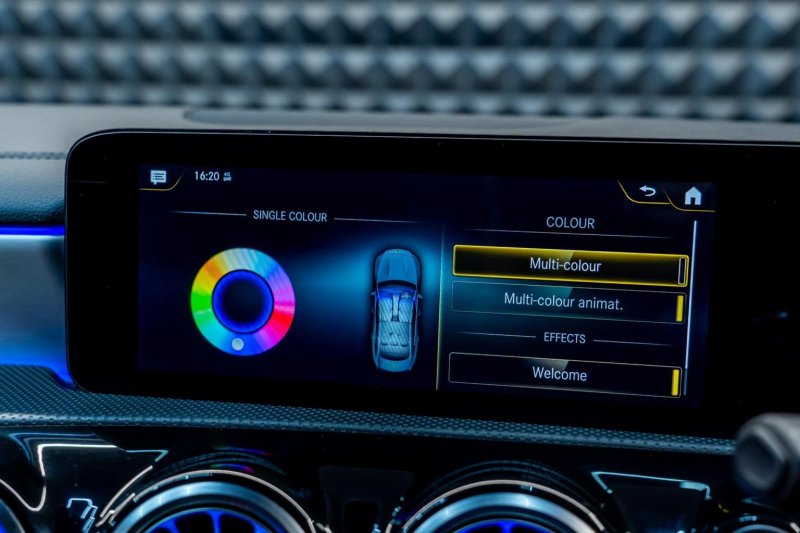 MERCEDES-BENZ CLA