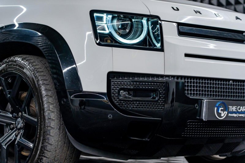 LAND ROVER DEFENDER 110