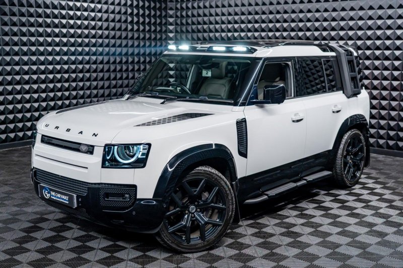 LAND ROVER DEFENDER 110
