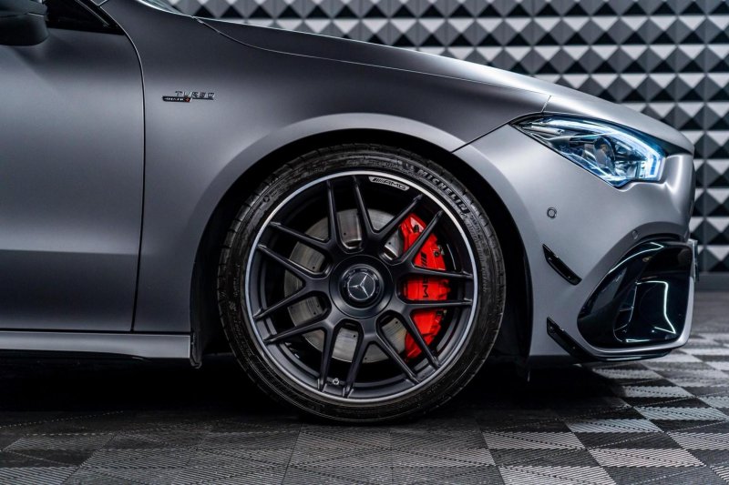 MERCEDES-BENZ CLA