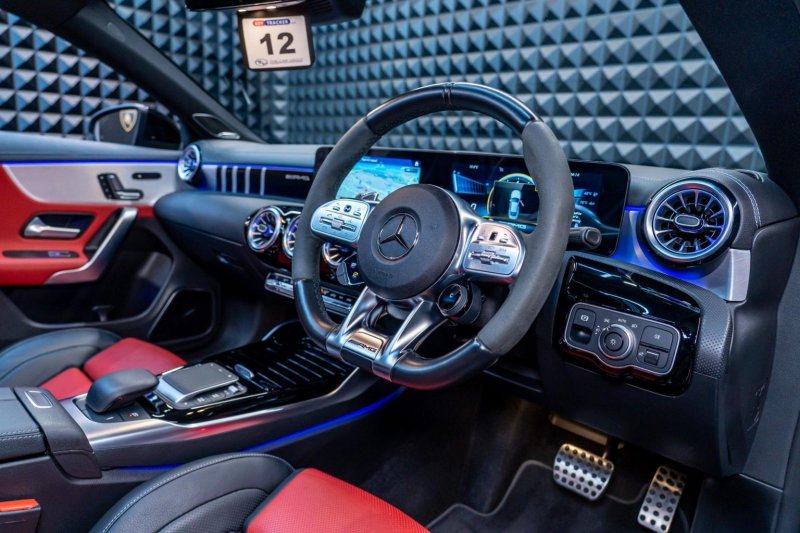 MERCEDES-BENZ CLA